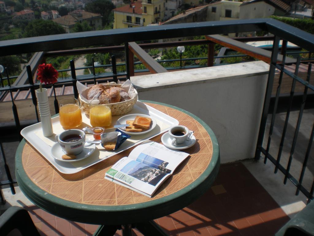 Hotel Pineta Ristorante Castello Cava deʼ Tirreni Rom bilde